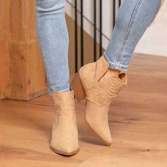 Qupid Shoes - Montana Skies Embossed Ankle Boot